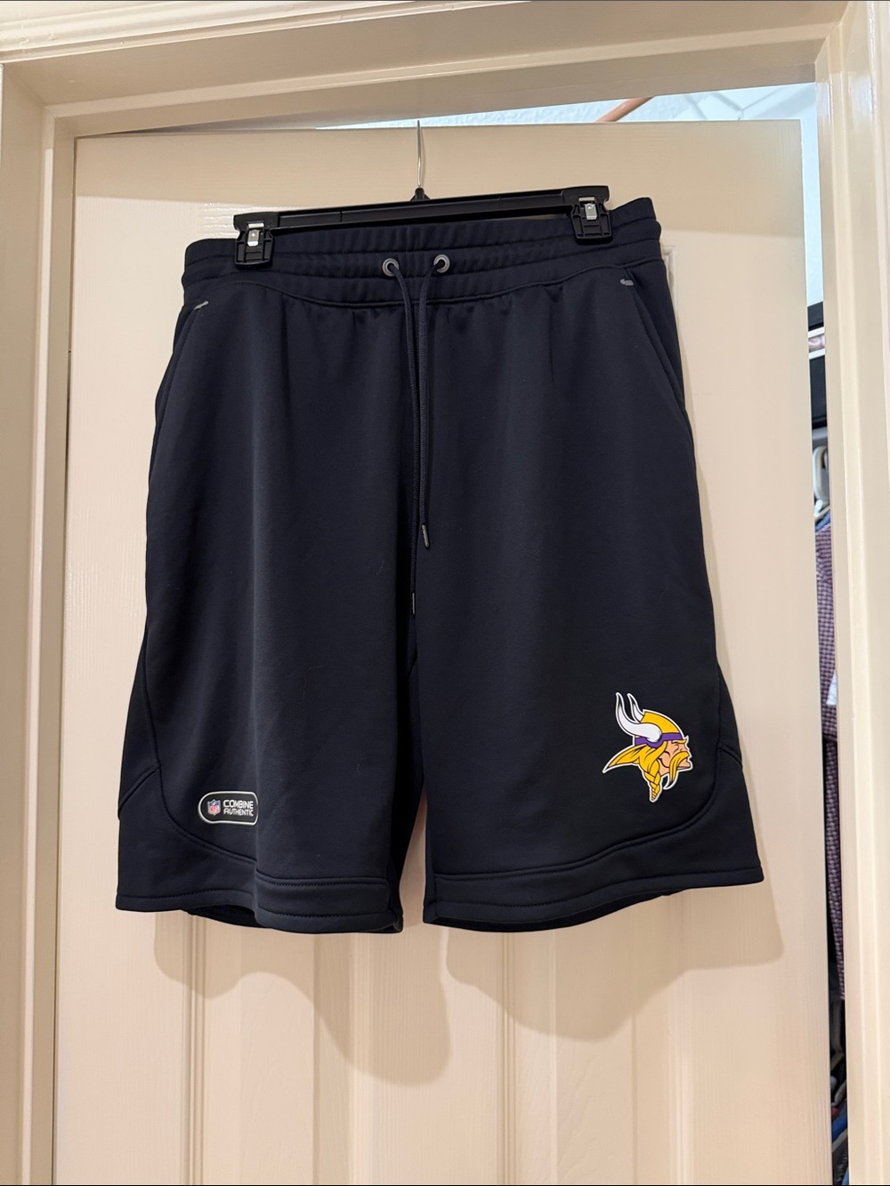 Minnesota Vikings Men's Black Underarmour Athletic Shorts